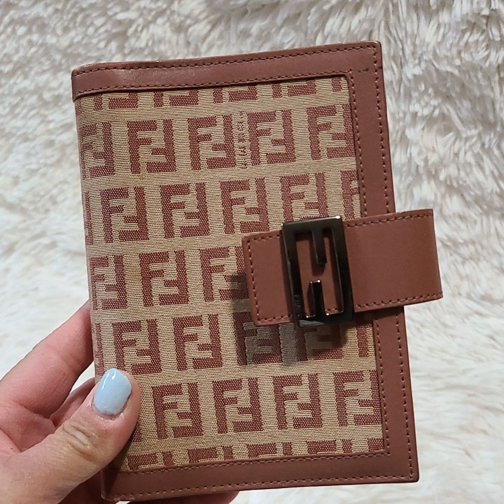 💯 Authentic Fendi Organizer 🍀 - Picture 10 of 15